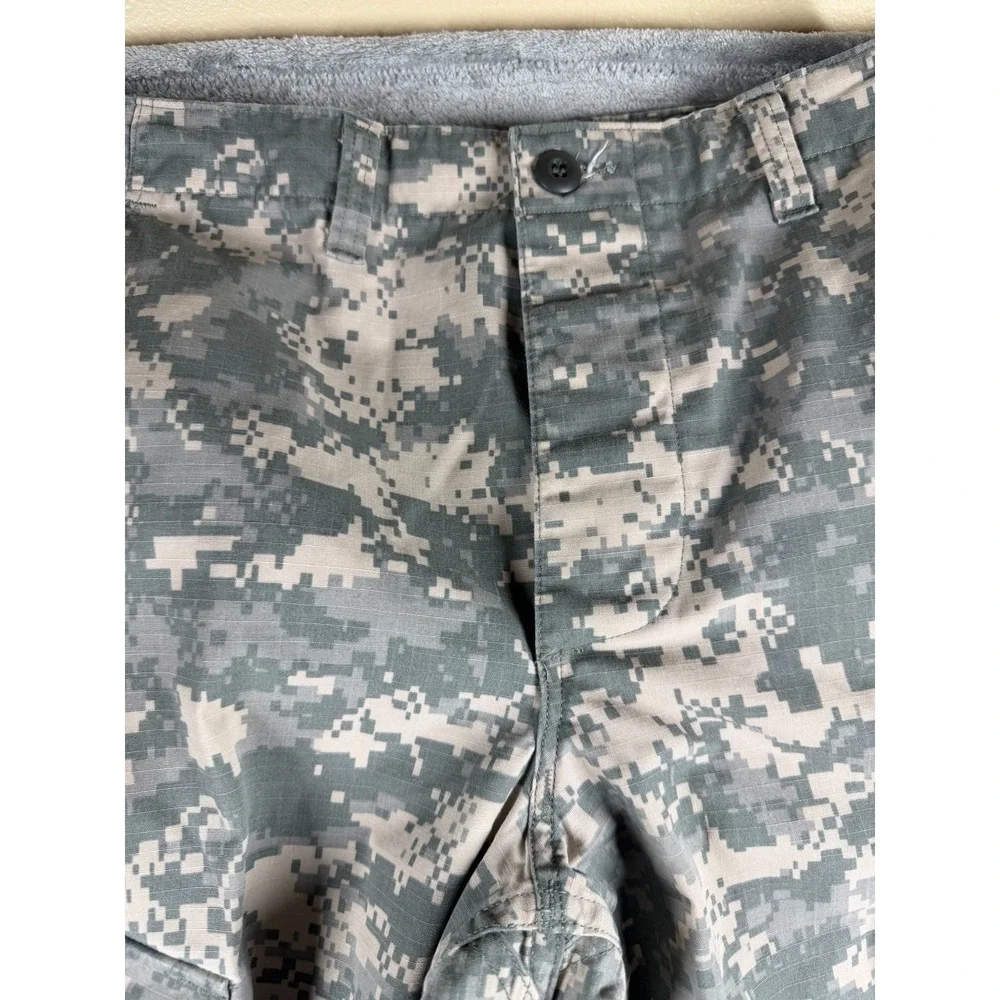 US Army ACU UCP Digital Camo Combat Cargo Pants Large Regular Military Issue